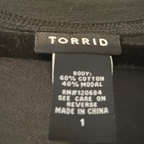 Torrid hi-lo T-shirt - Picture 2 of 4